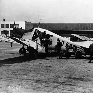 Passengers board a Junkers F13 D-582