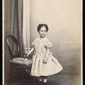 Photo / Girl & Chair 1870S