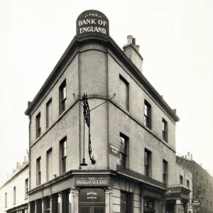 Photograph of Bank Of England PH, Paddington, London