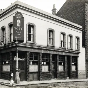 Photograph of Barley Mow PH, Shadwell, London