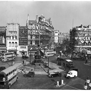 Piccadilly Circus, London, 1952