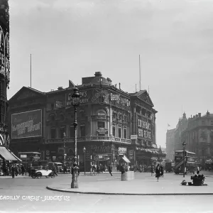 Piccadilly Circus in London