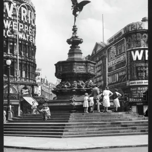 Piccadilly / Eros 1950S