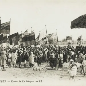 Pilgrims returning to Algeria from Mecca