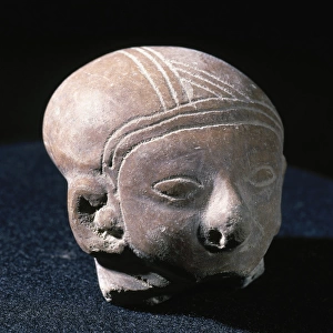 Pre-Incan. Guangala Culture. 300 / 200 a 700 / 800 DC. Clay head