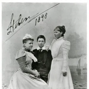 Princess Helena of Waldeck and Pyrmont with her children