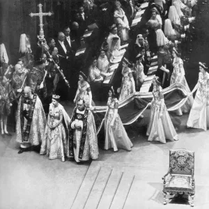 The Queen arrives in Westminster Abbey (Coronation 1953)