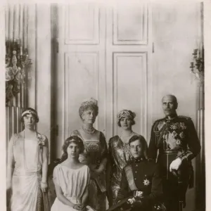 Queen Mary, Princess Alice & Earl of Athlone and others