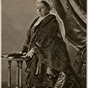 Queen Victoria - standing portrait