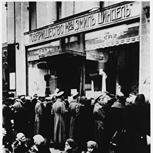 Queuing in Petrograd