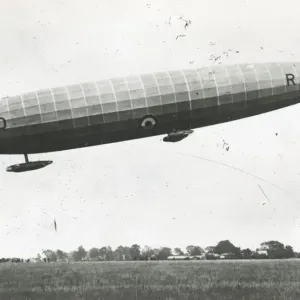 R. 80 airship, side view R. 80 airship, side view