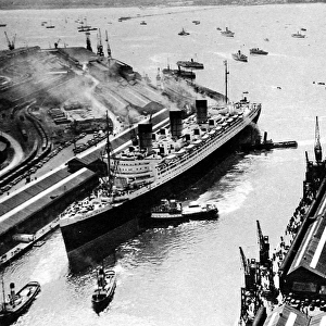 R. M. S. Queen Mary, Ocean Dock, Southampton, 1936