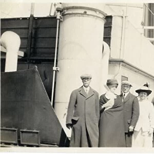 RMS Titanic - Titanic passengers rescued by Carpathia
