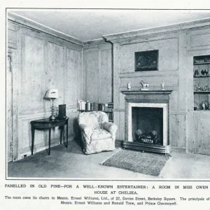 Room in Gwen Farrars Chelsea home panelled in pine