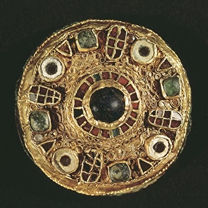 Round brooch (gold & cloisonne enamel). (7th century)