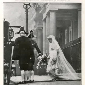 Mariage Royal 1913 - La duchesse de Fife part pour la chapelle. Mariage Royal 1913 - La duchesse de Fife part pour la chapelle.