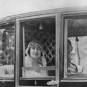 Royal wedding, 1923 - Duke & Duchess of York return from Abb