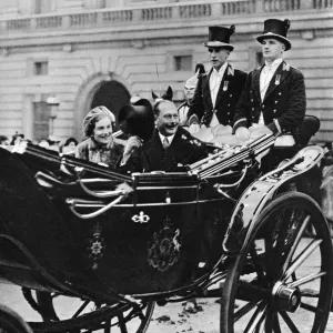 Royal Wedding 1935 Print: Open Carriage in London Streets Royal Wedding 1935 Print: Open Carriage in London Streets