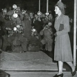 Royal Wedding 1947 Print: Princess Elizabeth at Westminster Abbey Royal Wedding 1947 Print: Princess Elizabeth at Westminster Abbey