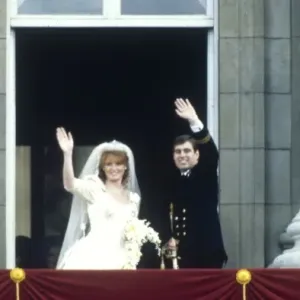 Royal Wedding Print: Prince Andrew and Sarah on Buckingham Palace Balcony Royal Wedding Print: Prince Andrew and Sarah on Buckingham Palace Balcony