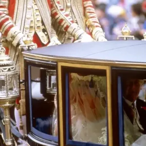 Royal Wedding 1986 Print: Lady Sarah Ferguson in the Royal Coach Royal Wedding 1986 Print: Lady Sarah Ferguson in the Royal Coach