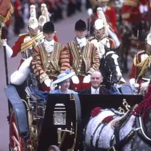 Royal Wedding 1986 Print: Queen Elizabeth II in Open Top Landau Carriage Royal Wedding 1986 Print: Queen Elizabeth II in Open Top Landau Carriage