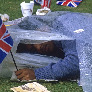 Royal Wedding 1986 - sleeping spectator