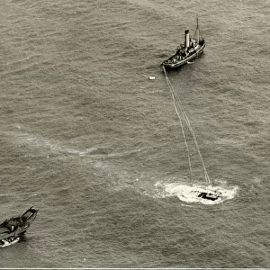 Salvage operations, sunken submarine M2