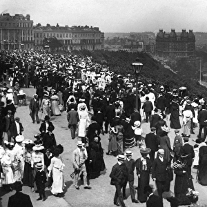 Scarborough / Crowded 1910