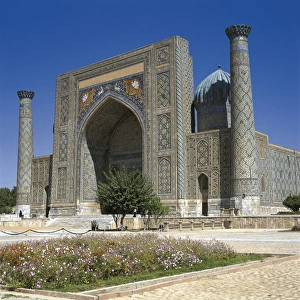 Shir Dor Madrasa. 1619-1636. UZBEKISTAN. Samarkand