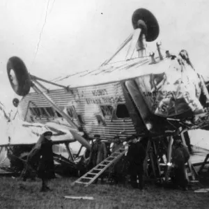 Short L17 Syrinx G-ACJK of Imperial Airways overturned