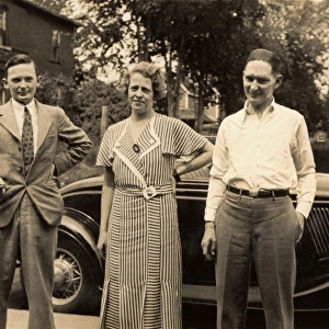 Siblings and Ford V8 De Luxe Roadster