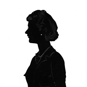 Silhouette of a woman in Ciro pearls