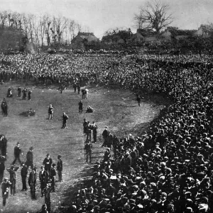 Spectators at Crystal Palace football ground for the 1901 F