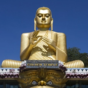SRI LANKA. Mihintale. Golden Temple. Sitting