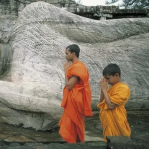 SRI LANKA. POLONNARUWA. Polonnaruwa. Colossal