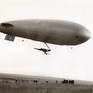 An SS-class airship landing
