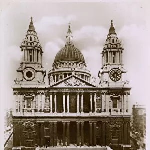 St. Pauls Cathedral from Ludgate Hill, London