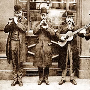 Street musicians in London
