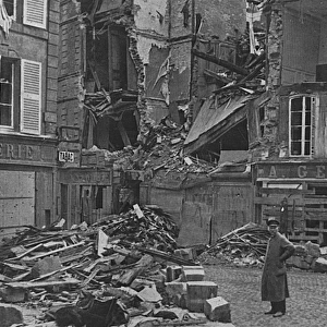 Street scene in Verdun after German bombardment, WW1