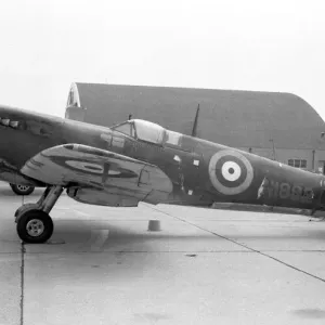 Supermarine Spitfire LF Mk. IXc N1882 Supermarine Spitfire LF Mk. IXc N1882