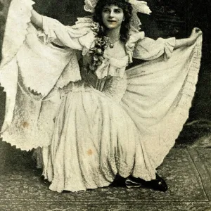 Topsy Sinden, Skirt Dance