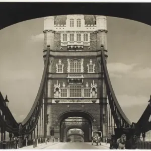 Tower Bridge / Carts 1930S Tower Bridge / Carts 1930S