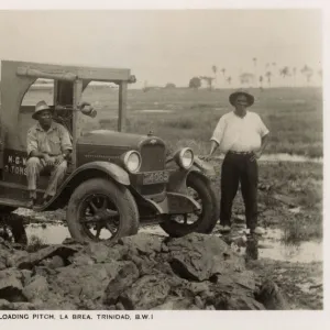 Trinidad and Tobago - Pitch Lake at La Brea - Loading