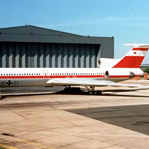 Tupolev Tu-154M 11+01