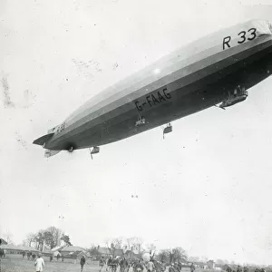 Side view of airship R. 33 (G-FaG) in flight