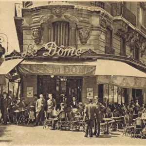 A view of Caf頤e Dome, Paris, 1920s