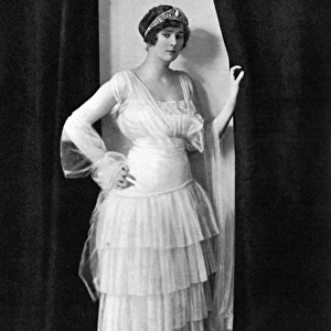 Viscountess Curzon, 1915
