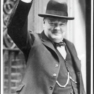 W Churchill Gives V Sign