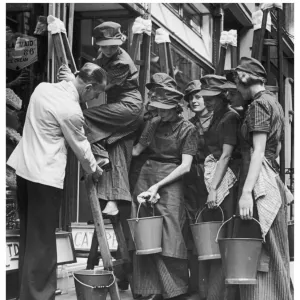 Window Cleaning Girls